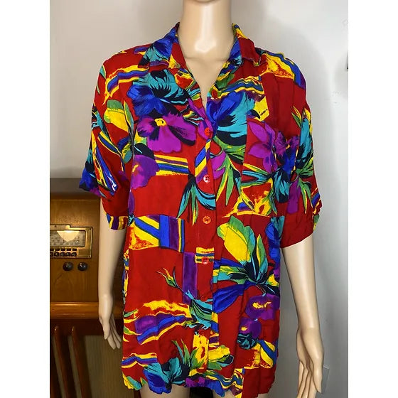 Medium Red Wild Floral Top (small flaw)
