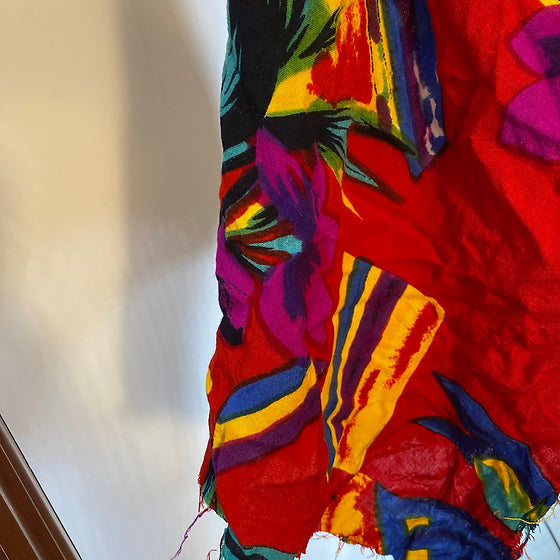 Medium Red Wild Floral Top (small flaw)