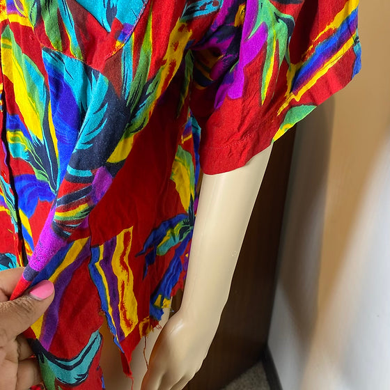 Medium Red Wild Floral Top (small flaw)